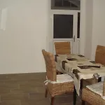 Otto In Appartamento